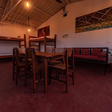 Hotel La Paulo'S Near Beach Resort Morjim Bagian luar foto