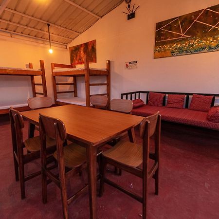 Hotel La Paulo'S Near Beach Resort Morjim Bagian luar foto