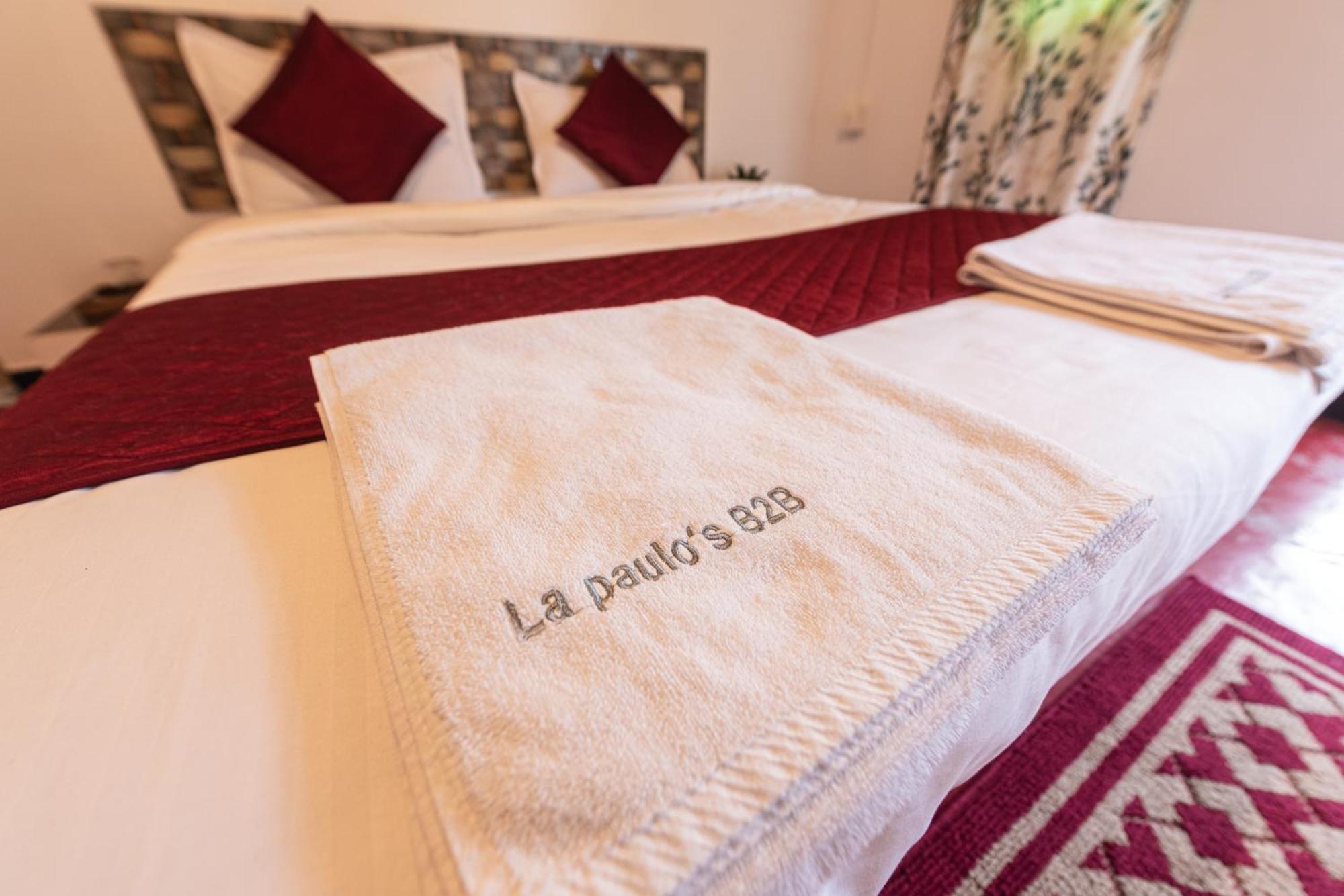 Hotel La Paulo'S Near Beach Resort Morjim Bagian luar foto