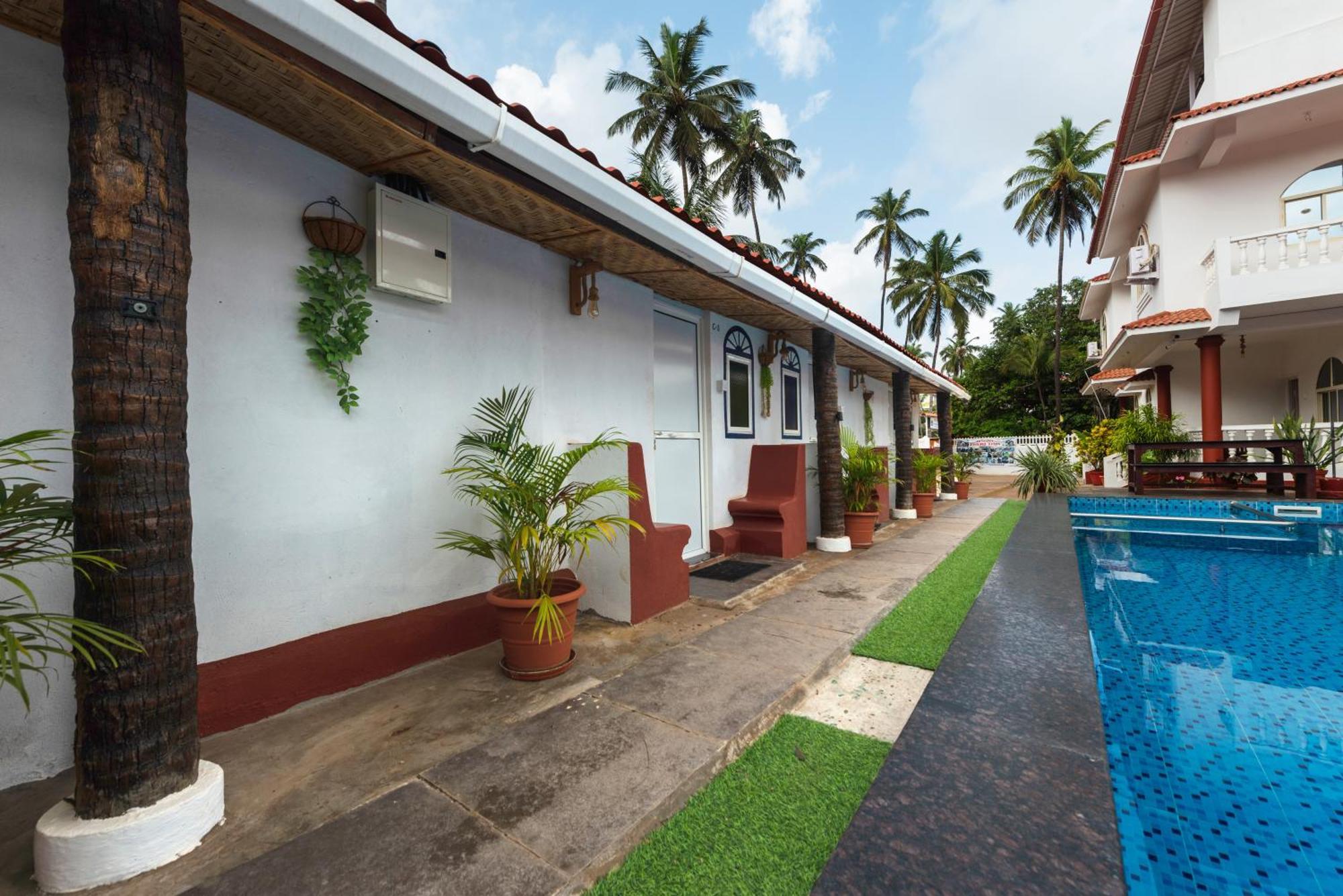 Hotel La Paulo'S Near Beach Resort Morjim Bagian luar foto