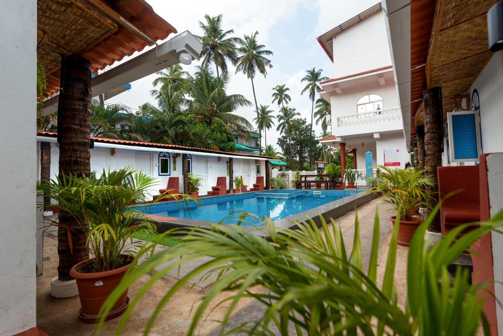 Hotel La Paulo'S Near Beach Resort Morjim Bagian luar foto